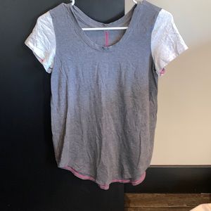 Lululemon T-shirt Gray Two Tone size 4